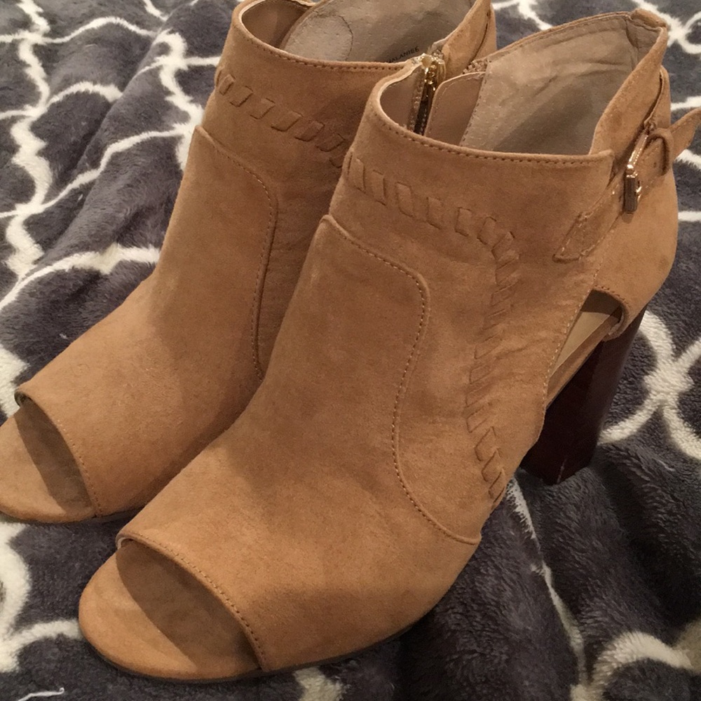 Unisa Booties